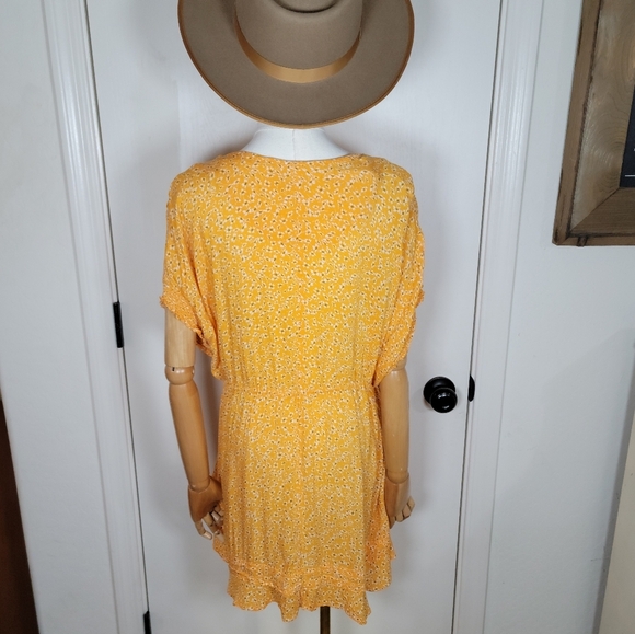 Free People Yellow Oversized Button-Up Ditsy Spring Floral Dress Size Small - Picture 8 of 12